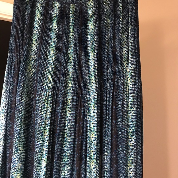 Skirt - Picture 2 of 3